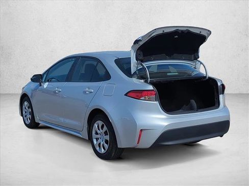 Used 2026 Toyota Corolla LE FWD image 8