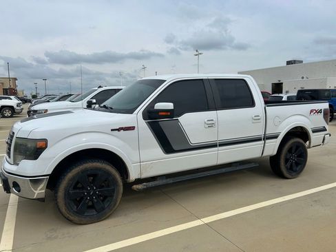 Used 2014 Ford F150 FX4 w/ Equipment Group 402A Luxury AWD/4WD image 12