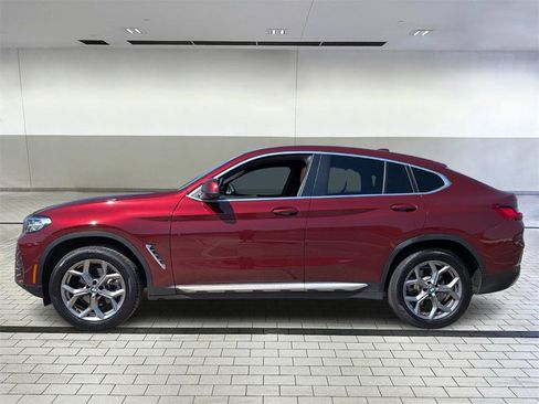 Used 2025 BMW X4 xDrive30i image 2
