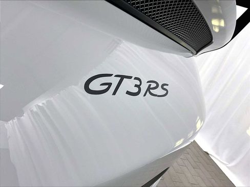 Used 2019 Porsche 911 GT3 RS image 32