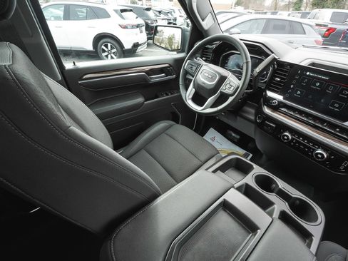 Used 2025 GMC Sierra 1500 Elevation image 47