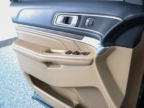 Used 2016 Ford Explorer Limited image 21