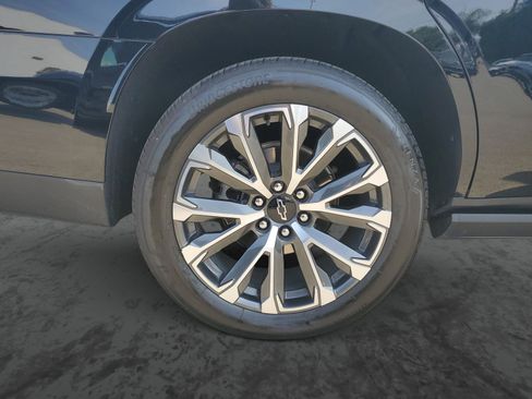Used 2025 Chevrolet Tahoe High Country AWD/4WD image 5
