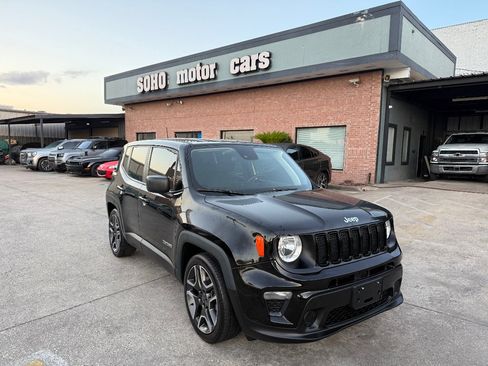 Used 2021 Jeep Renegade Sport image 2