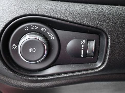 Used 2018 Jeep Renegade Sport w/ Power & Air Group AWD/4WD image 23