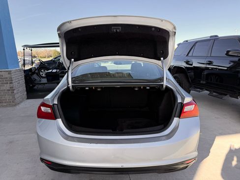 Used 2017 Chevrolet Malibu LT w/ Leather Package image 48