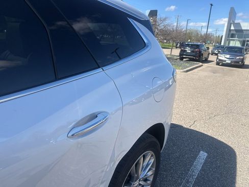 Used 2024 Buick Enclave Avenir w/ Avenir Technology Package image 8