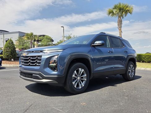 New 2026 Chevrolet Equinox LT w/ Convenience Package II FWD image 2