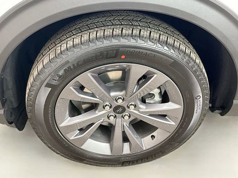 Used 2025 Ford Explorer Active w/ Active Comfort Package image 32