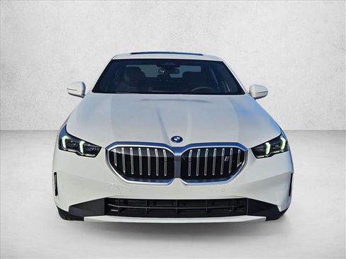 New 2026 BMW i5 eDrive40 w/ Convenience Package image 6