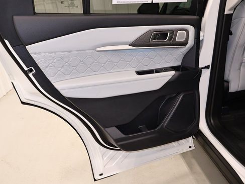 Certified 2025 Ford Explorer Platinum w/ Ultimate Package image 16