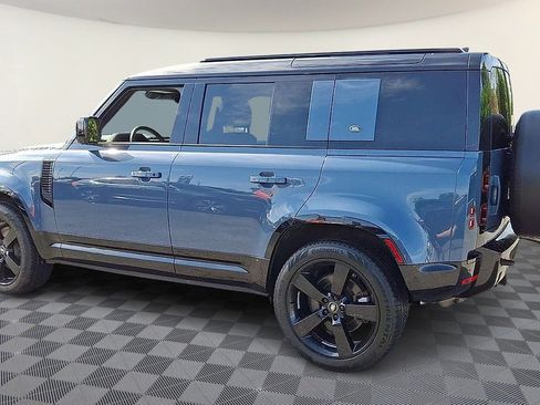 Used 2023 Land Rover Defender 110 X-Dynamic SE AWD/4WD image 6