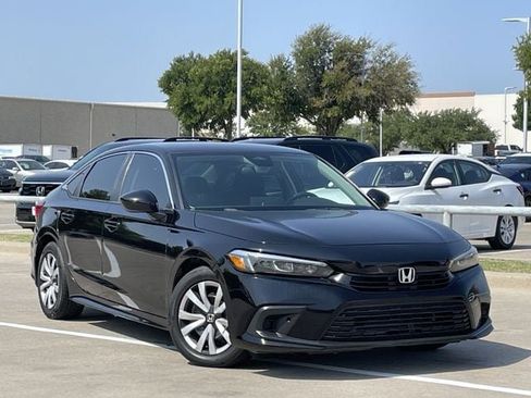 Used 2022 Honda Civic LX image 2