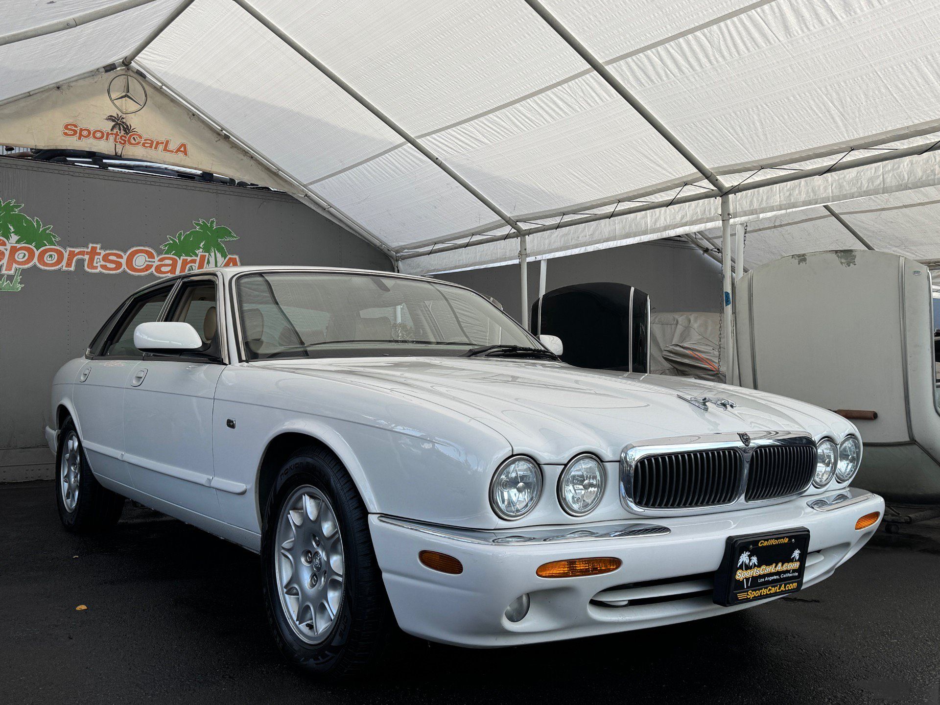 Used 2001 Jaguar XJ8 RWD image 1