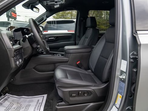 Used 2025 Chevrolet Tahoe LT image 19