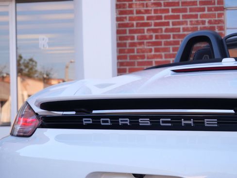 Used 2019 Porsche 718 Boxster RWD image 6