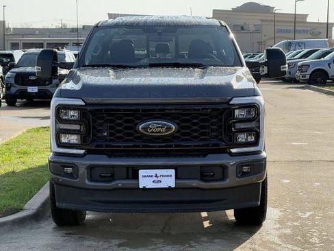 New 2026 Ford F250 Lariat w/ Black Appearance Package image 8