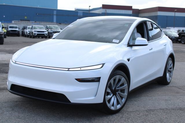 Used 2026 Tesla Model Y 2WD image 7