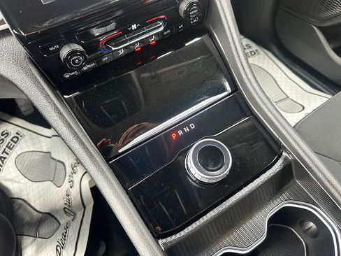 Used 2024 Jeep Grand Cherokee Laredo X image 7