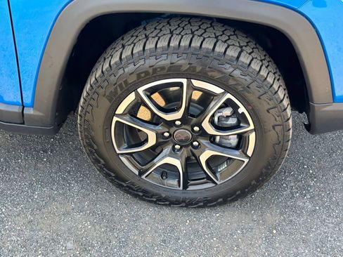 Used 2025 Jeep Compass Trailhawk AWD/4WD image 29