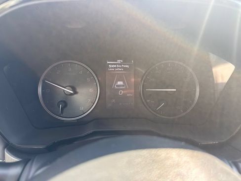 Used 2024 Subaru Outback Premium AWD/4WD image 9