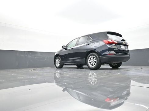 Used 2021 Chevrolet Equinox LS image 40