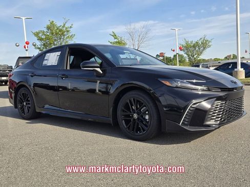 New 2026 Toyota Camry SE FWD image 4