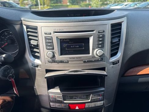 Used 2014 Subaru Outback 2.5i Limited w/ Moonroof Package AWD/4WD image 19
