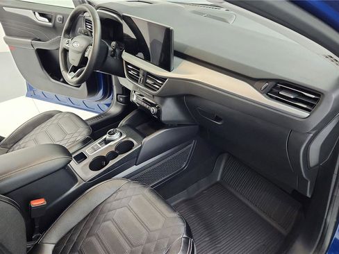 Used 2023 Ford Escape Platinum w/ Premium Technology Package image 30