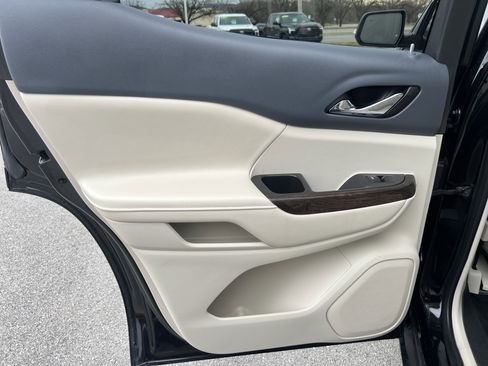 Used 2020 GMC Acadia Denali image 21