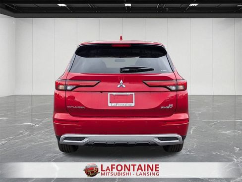 New 2025 Mitsubishi Outlander SE image 4