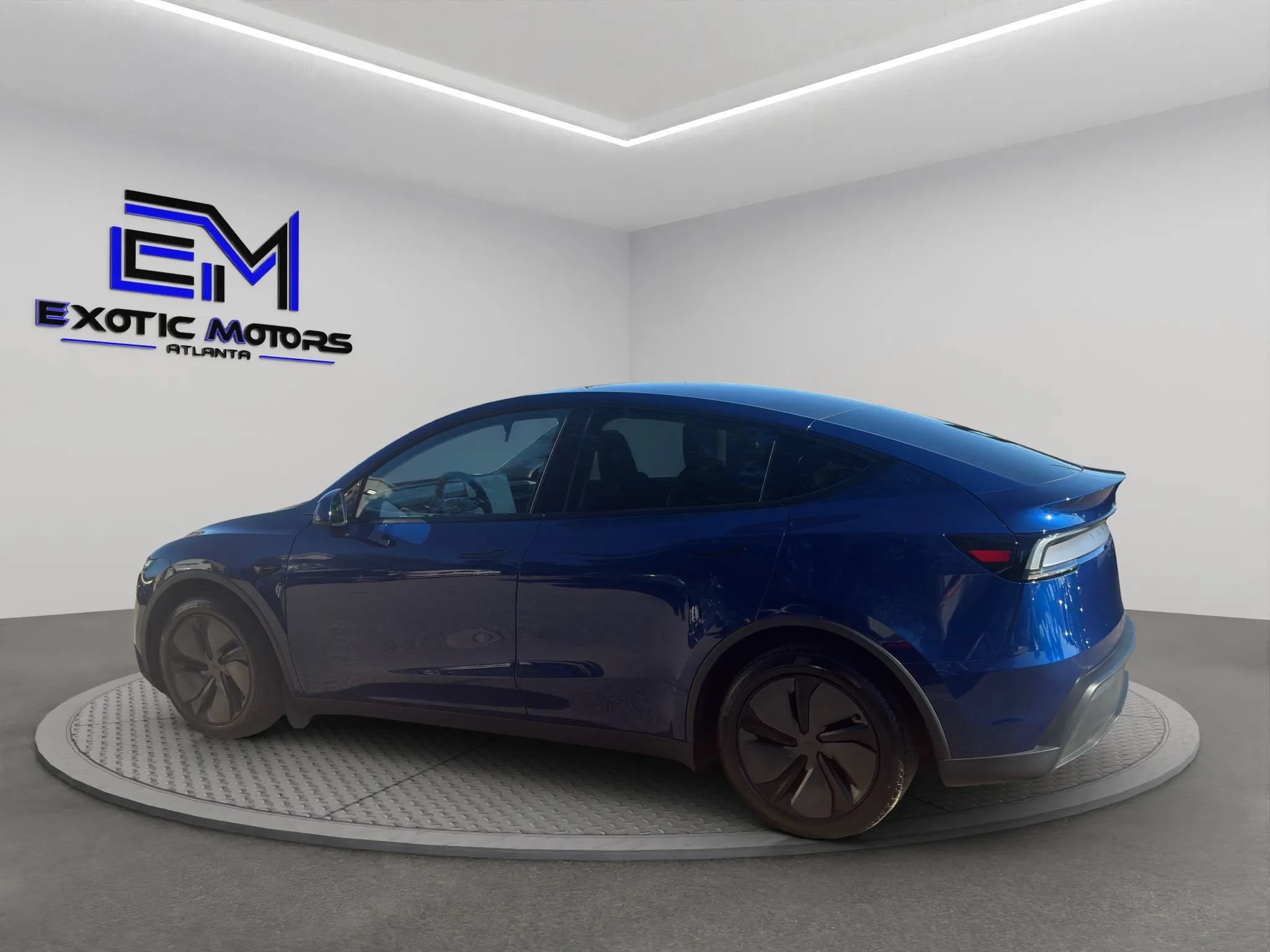 Used 2026 Tesla Model Y Long Range RWD image 3