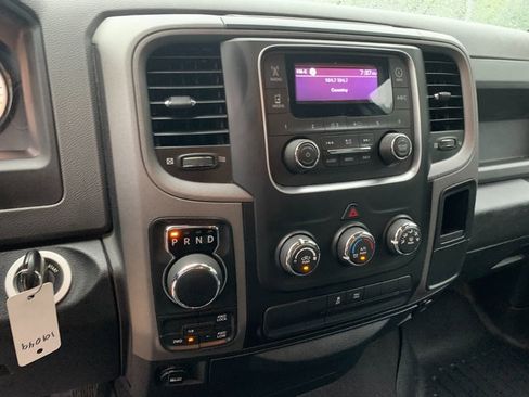 Used 2018 RAM 1500 Express AWD/4WD image 26