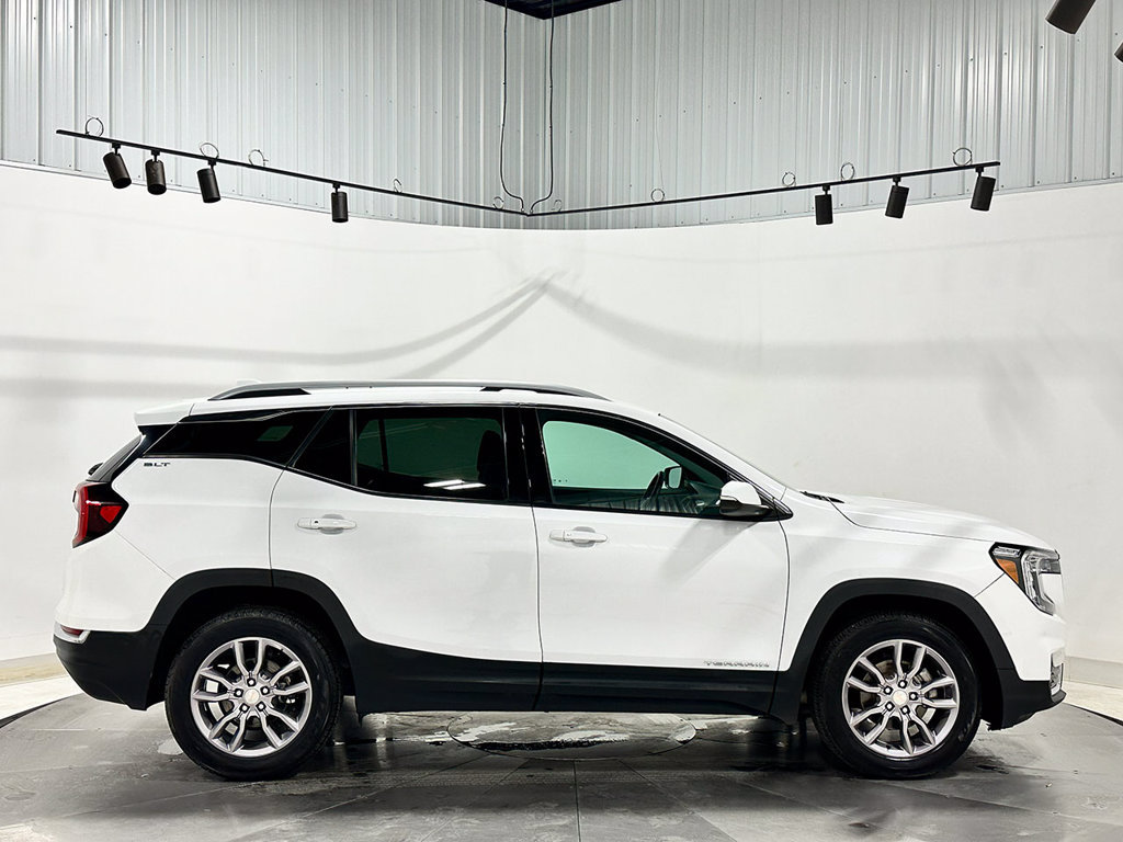 Used 2023 GMC Terrain SLT AWD/4WD image 10