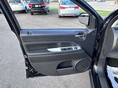 Used 2016 Jeep Compass High Altitude image 15