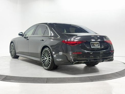 Used 2022 Mercedes-Benz S 580 4MATIC Sedan w/ AMG Line Package image 31