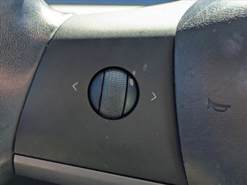 Used 2018 Tesla Model 3 Long Range image 13