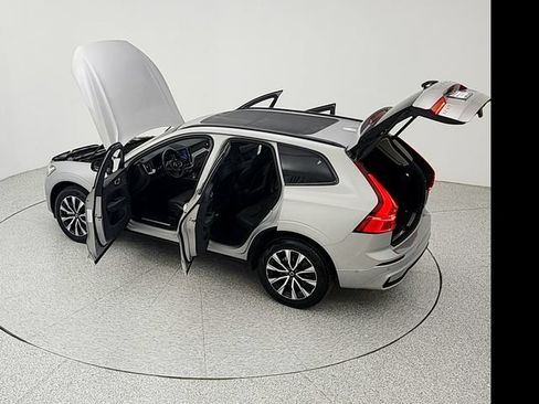 Certified 2025 Volvo XC60 B5 Plus AWD/4WD image 42