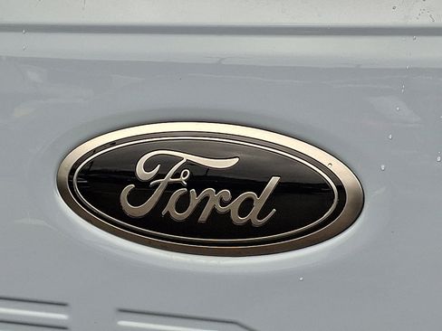 Used 2024 Ford F250 Lariat w/ Black Appearance Package image 29