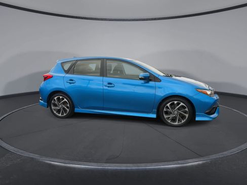 Used 2017 Toyota Corolla iM FWD image 9
