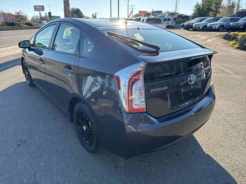 Used 2014 Toyota Prius Two image 3