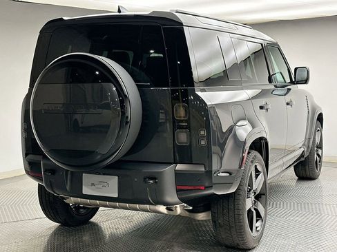 New 2026 Land Rover Defender 110 X-Dynamic SE image 13