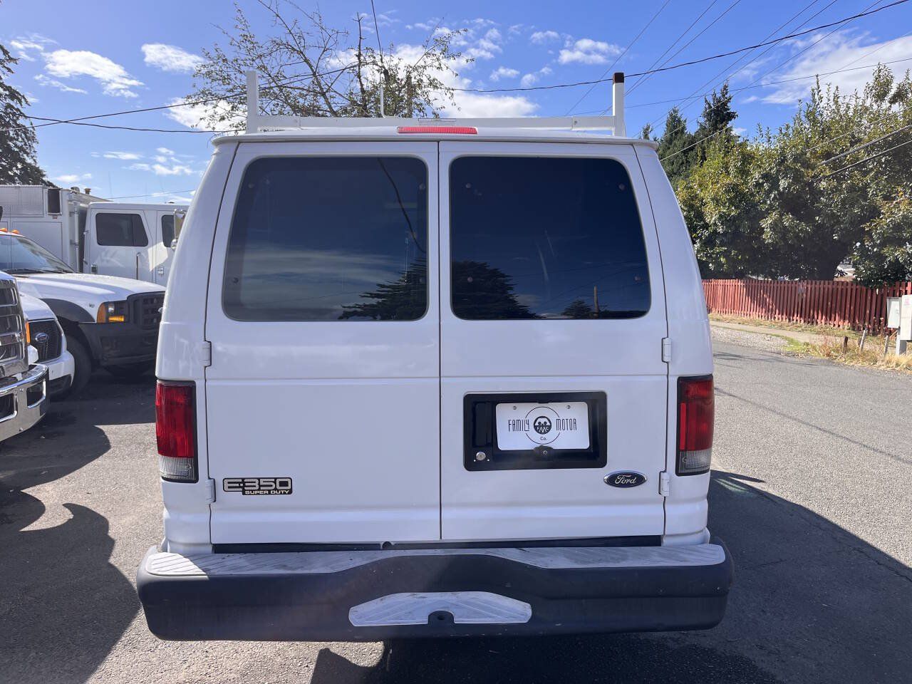 Used 2003 Ford E-350 and Econoline 350 Extended Super Duty RWD image 4
