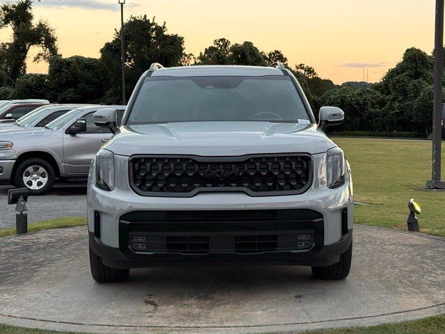 Used 2025 Kia Telluride SX X-Line AWD/4WD image 2