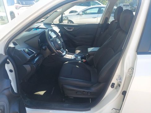 Used 2024 Subaru Forester Premium AWD/4WD image 2
