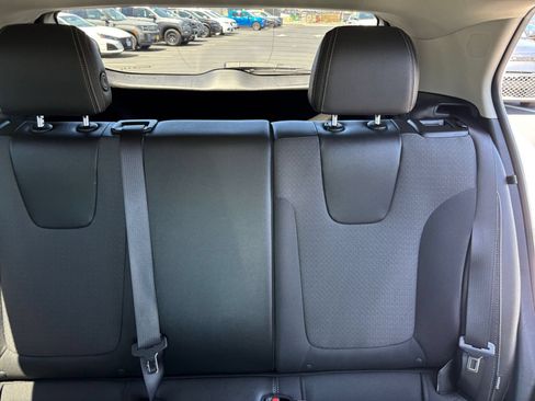 Used 2025 Buick Encore GX Preferred FWD image 38