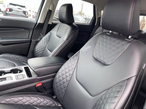 Certified 2024 Ford Edge Titanium image 22