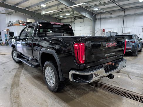 Used 2023 GMC Sierra 2500 SLT w/ SLT Premium Package image 4