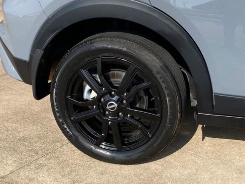 Used 2023 Nissan Kicks SV image 8