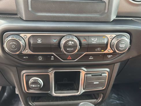 Used 2023 Jeep Wrangler Unlimited Sport AWD/4WD image 23